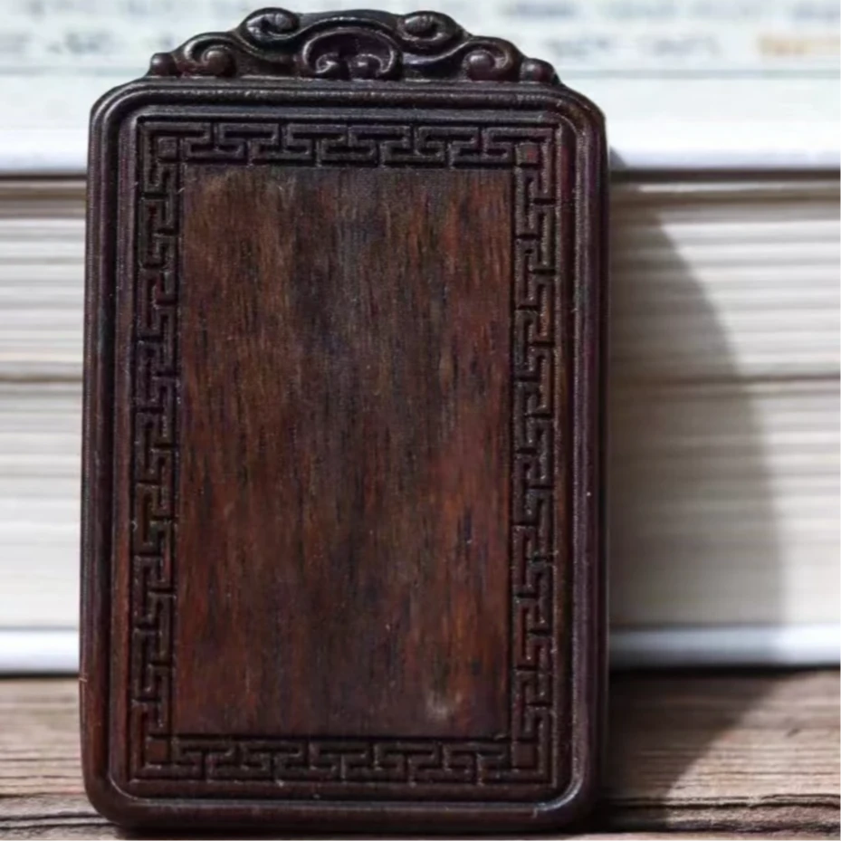 海南黎母山红土沉香木