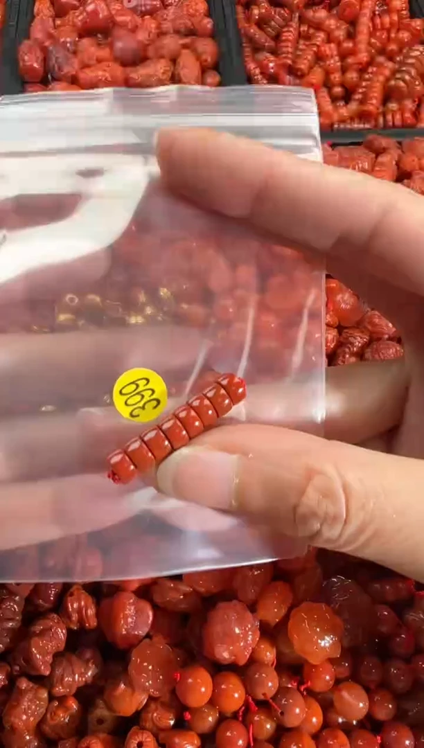 【闪购商品】南红玛瑙颈饰未镶嵌1