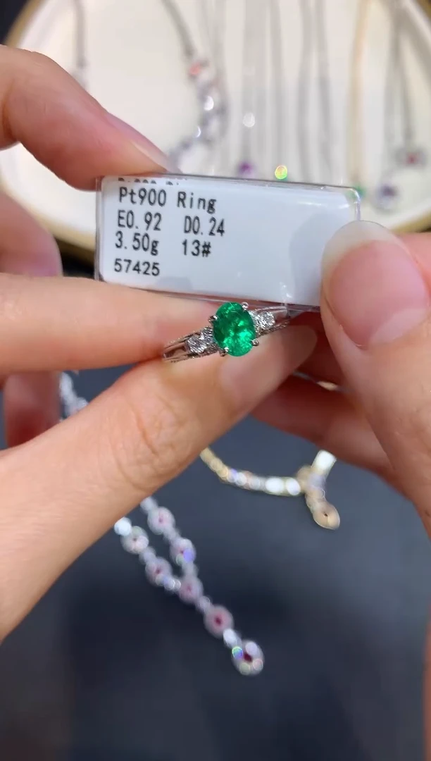 定制祖母绿戒指铂Pt850镶嵌W155|9800