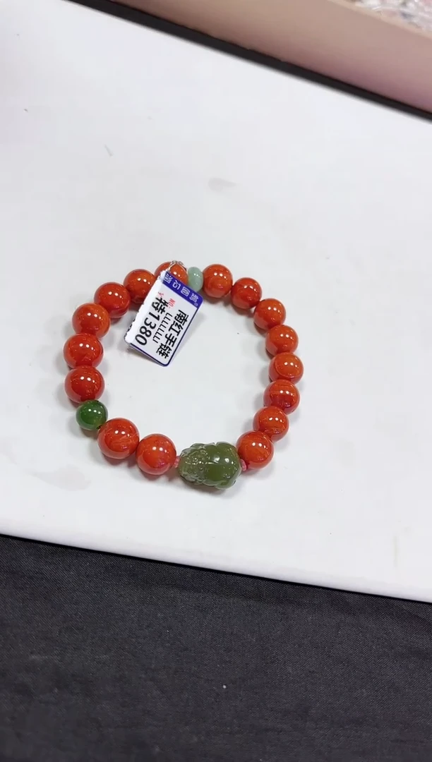 颈饰未镶嵌南红玛瑙手链