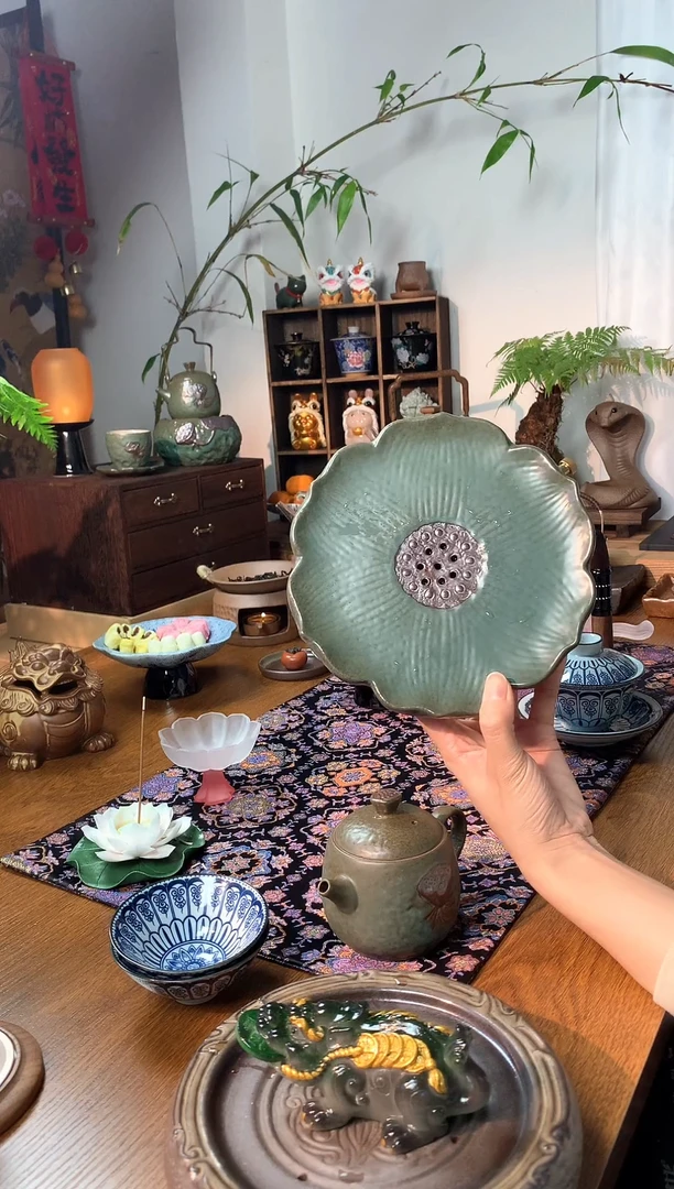 【闪购商品】窑变青野莲花蓄水壶承