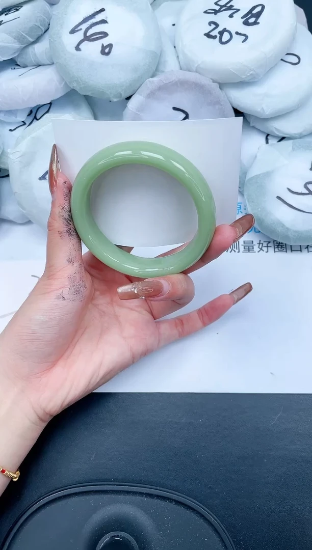 【闪购商品】石英质玉手镯未镶嵌187*-39