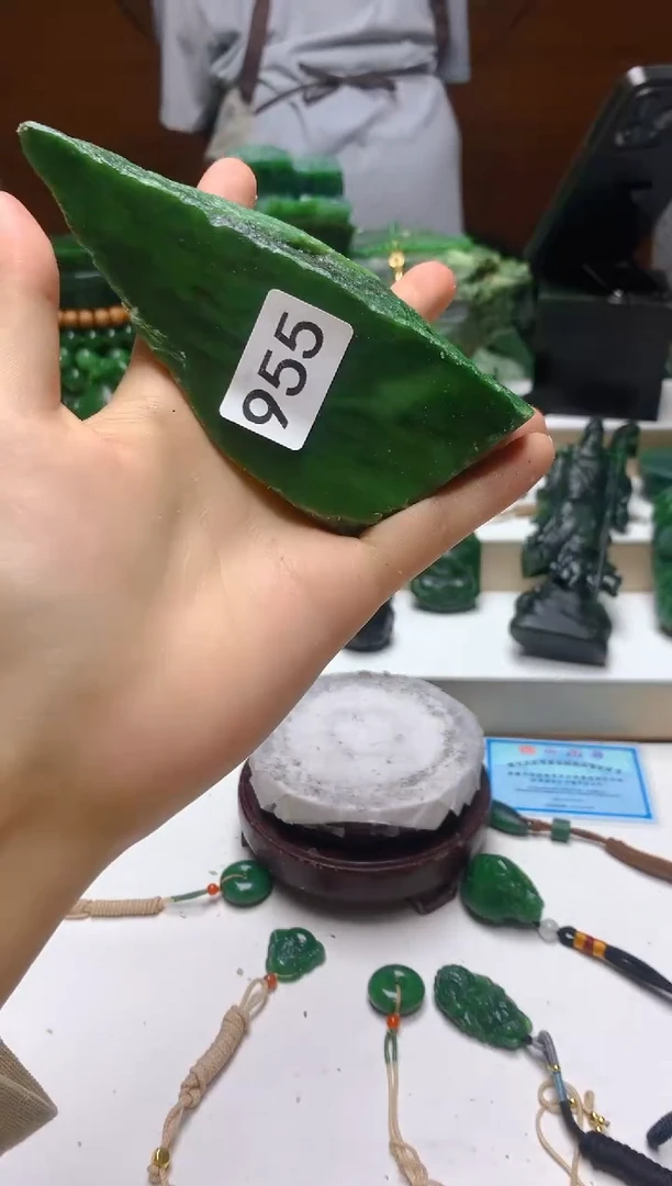 未镶嵌和田玉（碧玉）珠宝半成品0