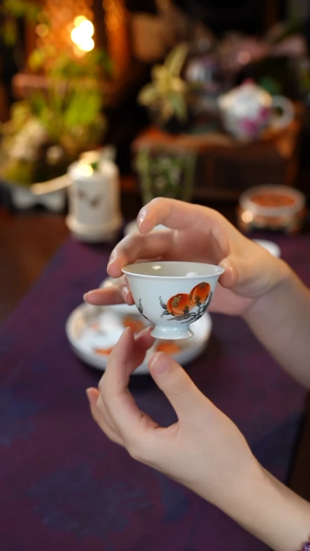 矾红花卉杯