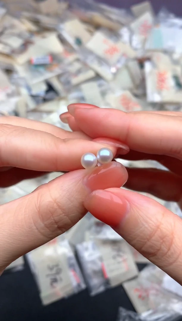 银S925镶嵌淡水珍珠耳饰多样性发货(发一个）