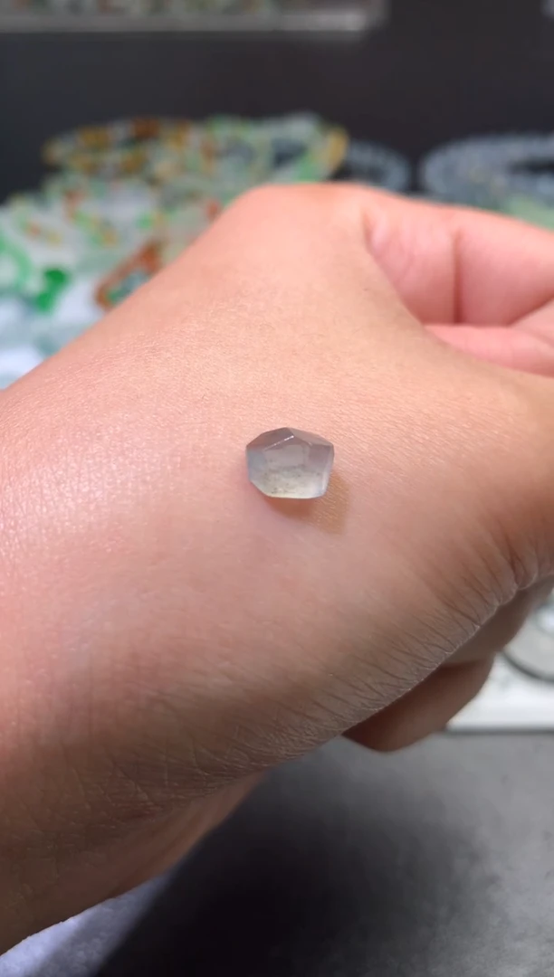 未镶嵌定制翡翠毛货 7.6-5.6-4.1