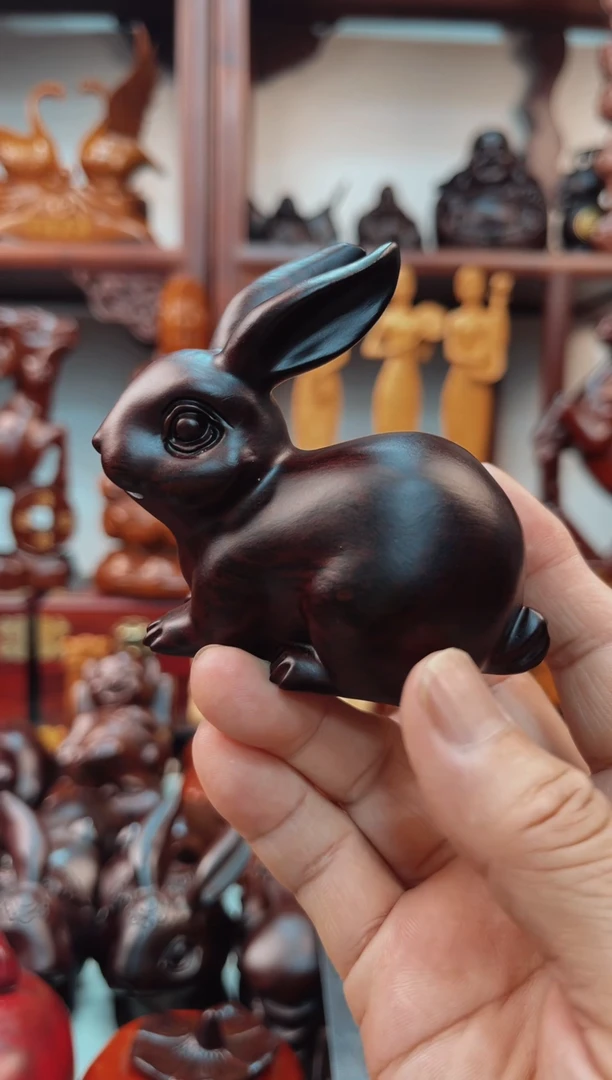 黑檀木纯手工雕刻光面兔8公分