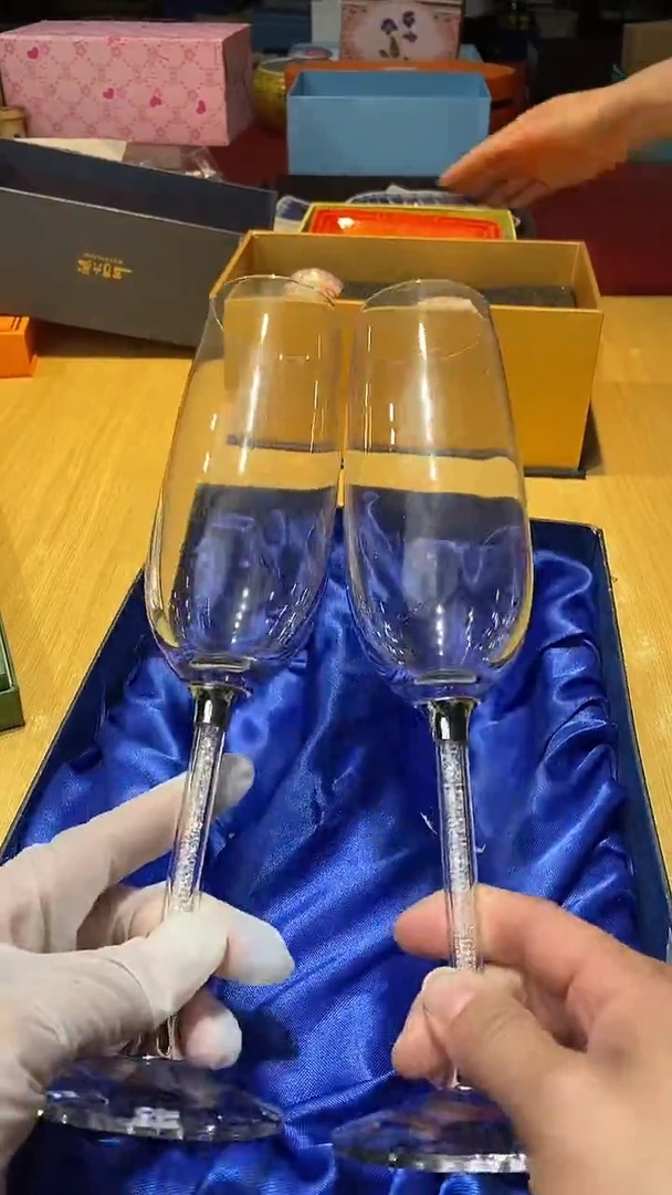 瓷片生活的本意是啊开心啊@@1