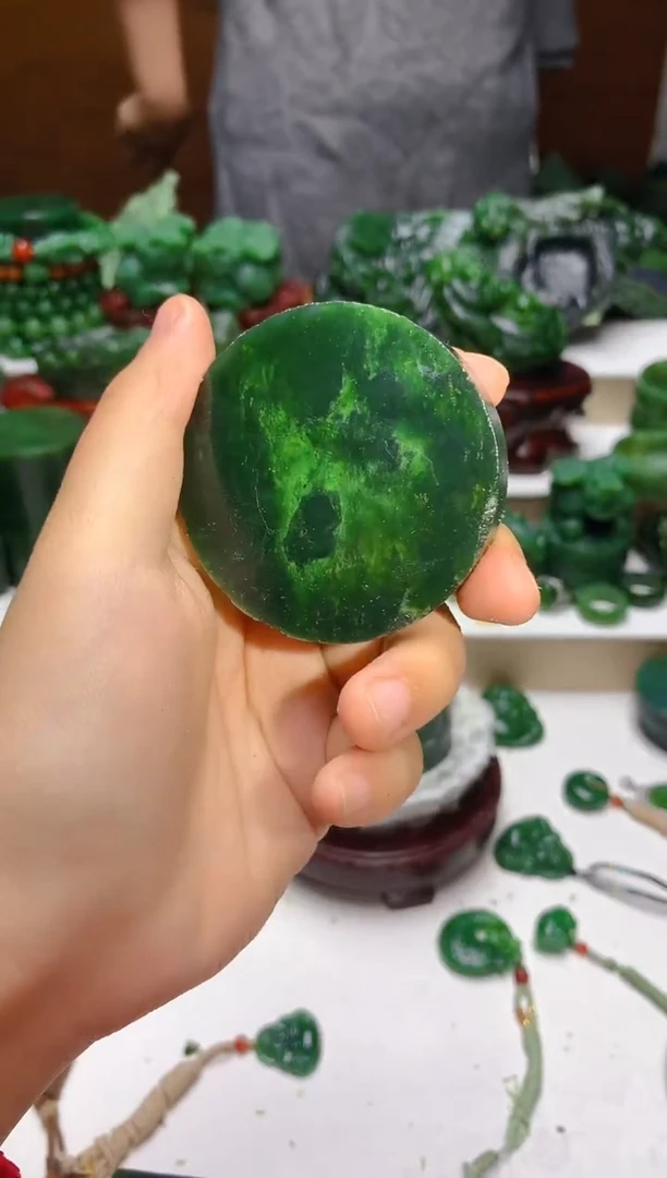 未镶嵌和田玉（碧玉）珠宝半成品随机发货一个