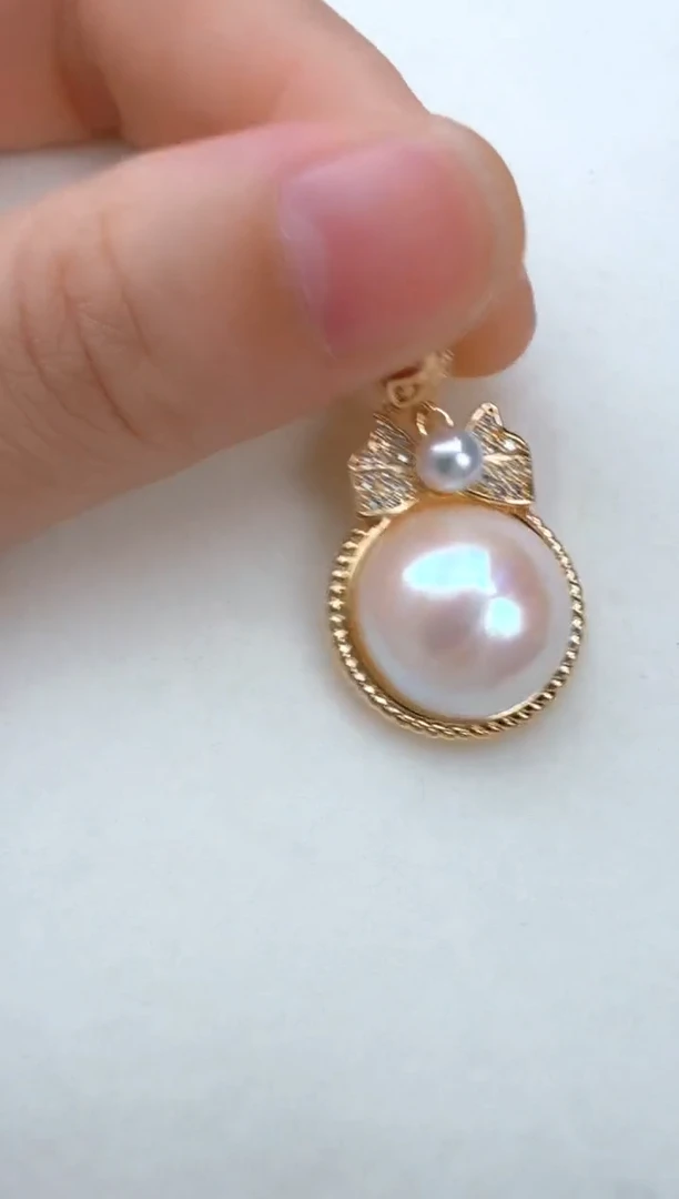 合金颈饰拼合珍珠（马贝珠）金色在逃