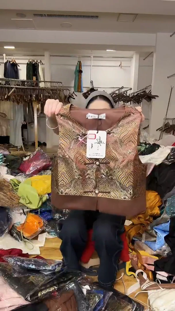 马甲       M码       80-105斤