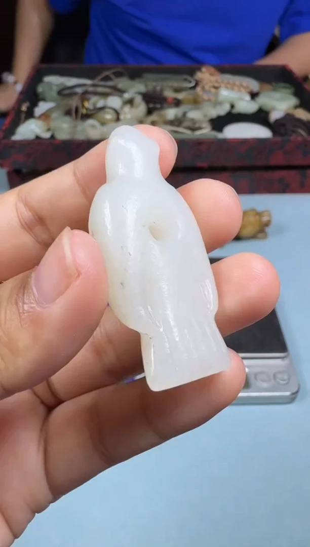 和田玉未镶嵌颈饰1