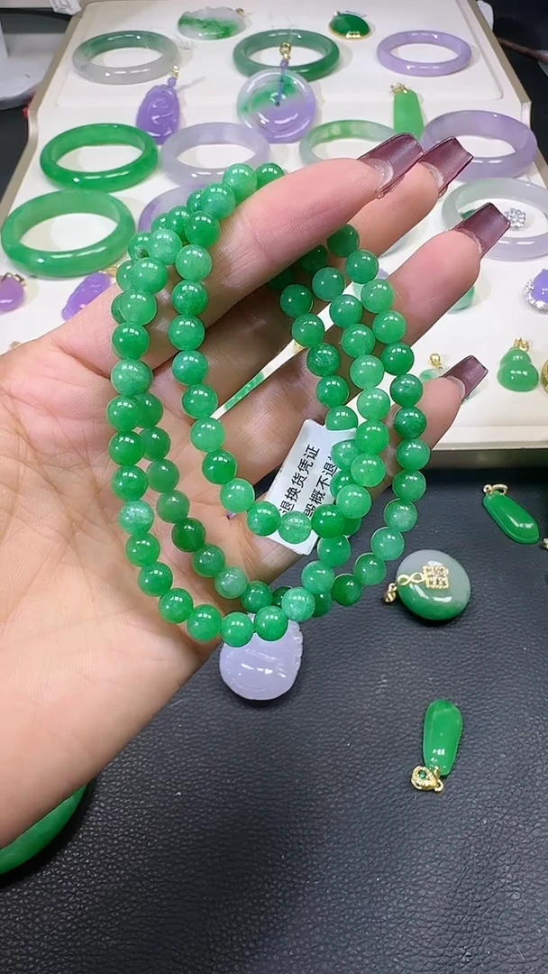 【闪购商品】翡翠颈饰未镶嵌三圈手串