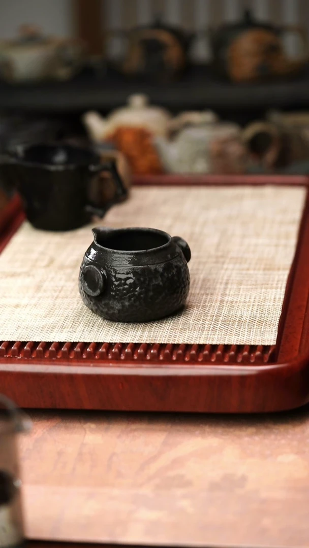 归玉堂冰碛岩重工雕刻锤纹公道杯