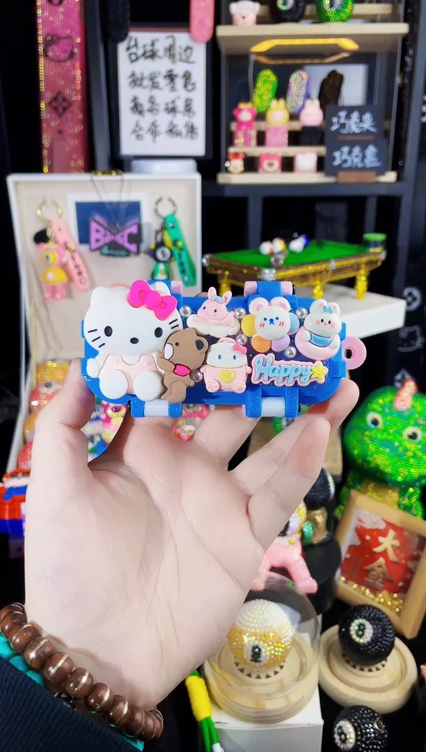 定制三孔kt巧克盒！