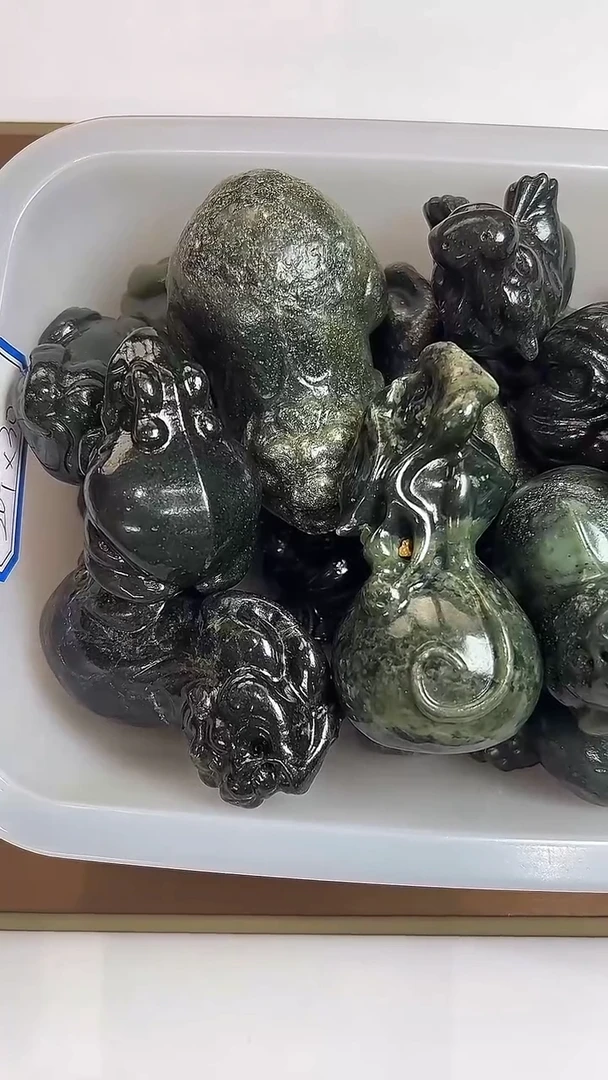 未镶嵌和田玉把件多样性发货其中发一