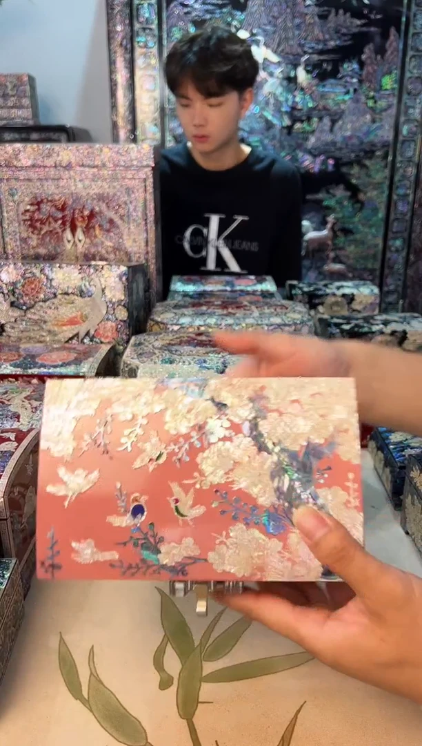 鱼锁绒布底·弘贝雅螺钿漆器文化馆