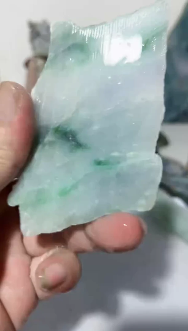 翡翠未镶嵌吊坠(不含链)692