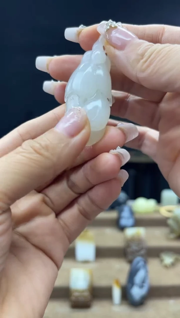 颈饰未镶嵌和田玉1