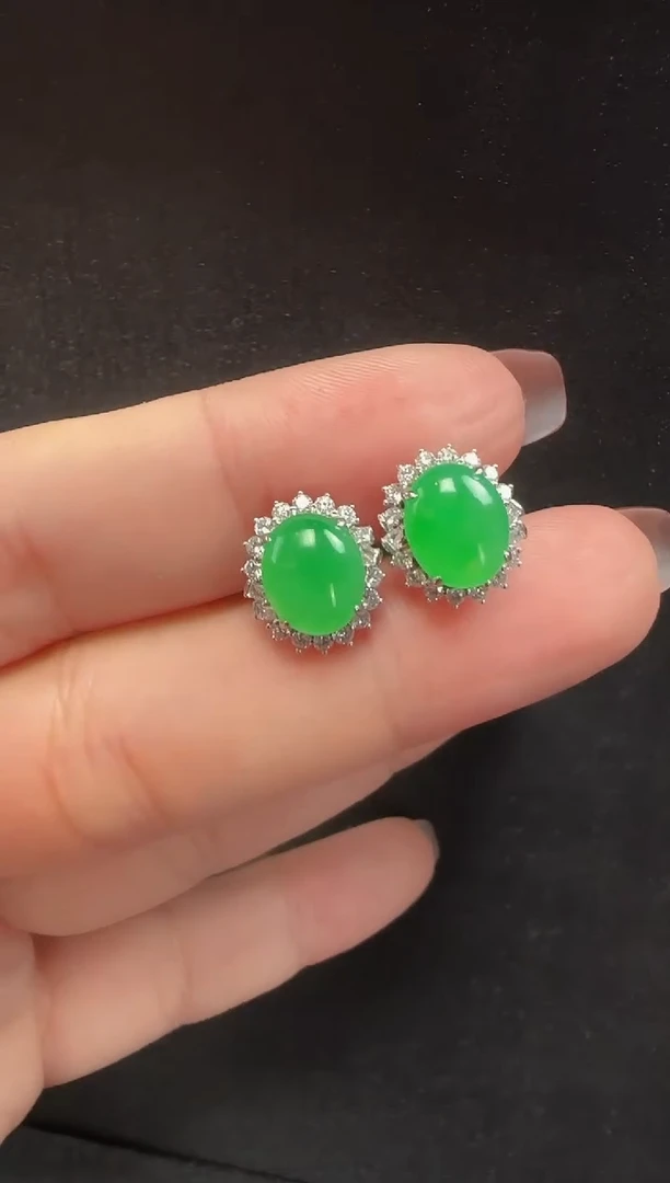 18K金镶嵌翡翠耳饰211蛋面一对