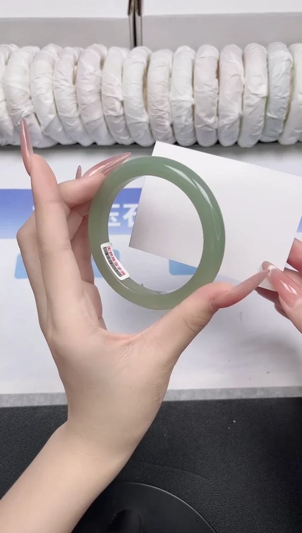 未镶嵌手镯石英质玉34-58.1