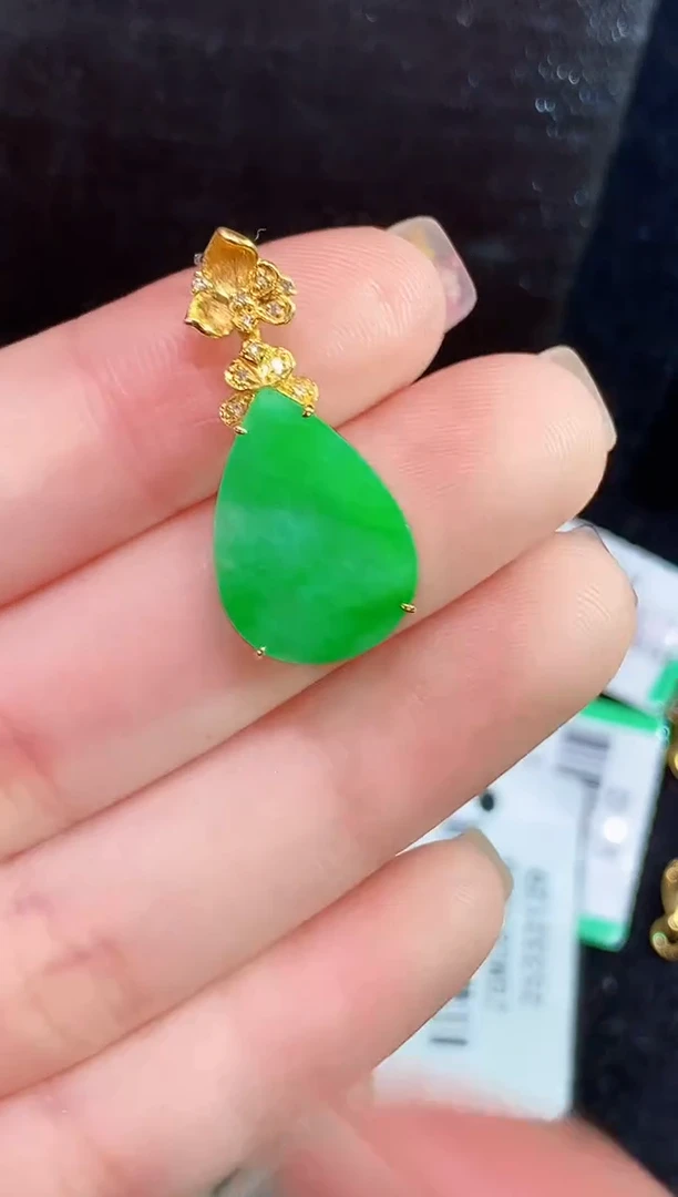 吊坠(不含链)18K金镶嵌翡翠L0710多样性发其一