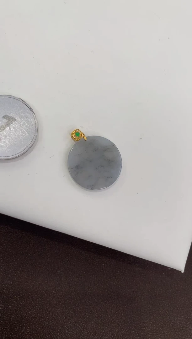 颈饰18K金镶嵌翡翠天然缅甸a货翡翠(多样性发其一)