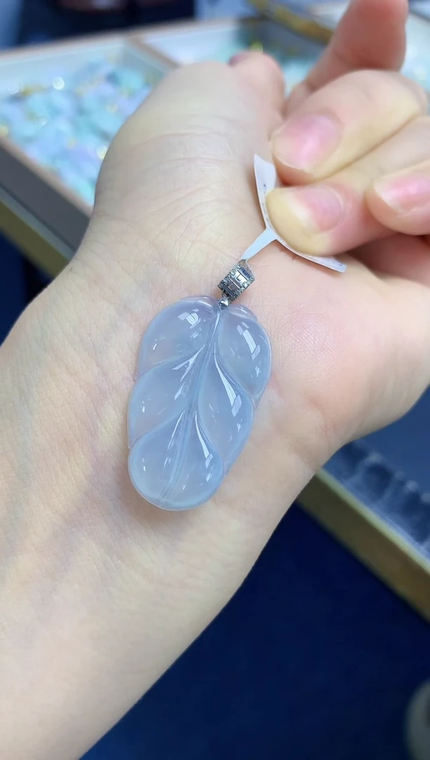 翡翠18K金镶嵌颈饰天然缅甸翡翠A货