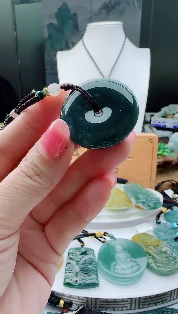 【闪购商品】翡翠颈饰未镶嵌11111111