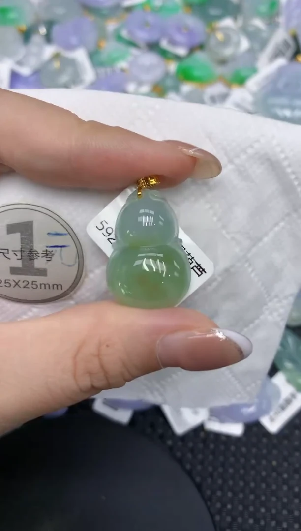 颈饰18K金镶嵌翡翠1111111