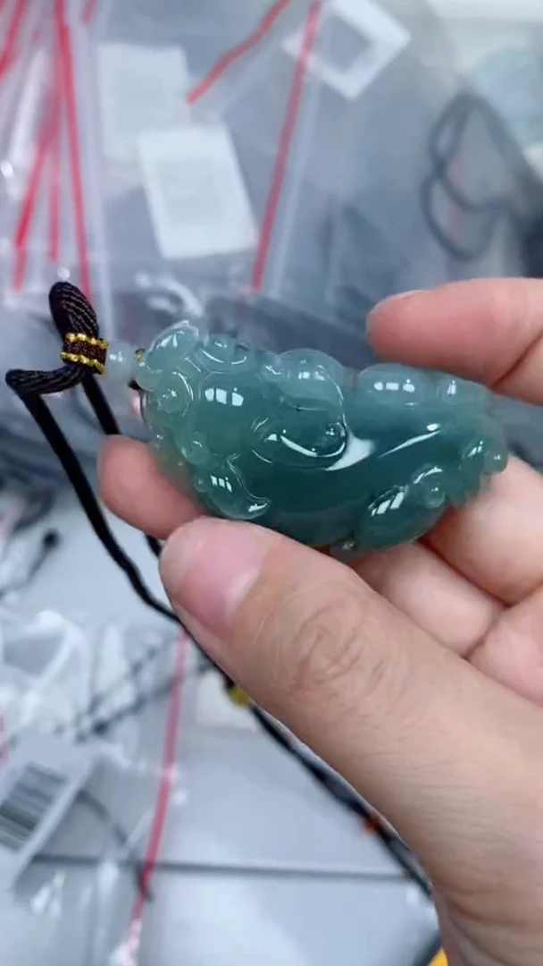 颈饰未镶嵌翡翠吊坠