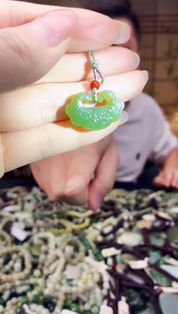 颈饰未镶嵌和田玉多样性发货，拍一发一