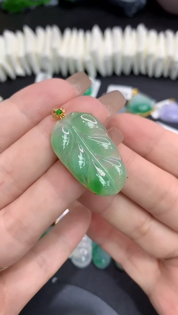 吊坠(不含链)18K金镶嵌翡翠111111111