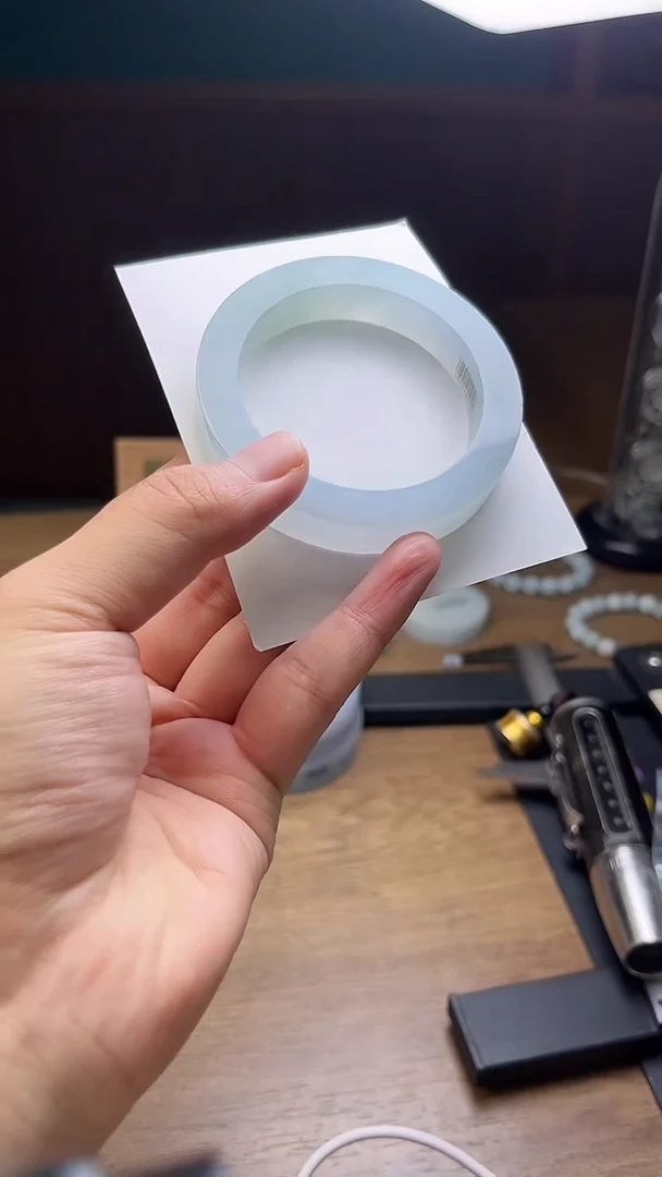 未镶嵌手镯定制翡翠姚**涵定制