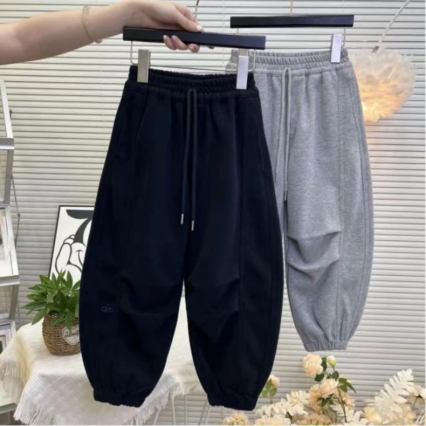 舒适简约~2025男童秋季新款时髦休闲裤设计感弯刀束脚卫裤10350