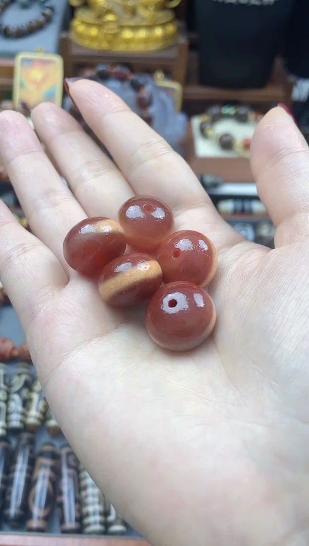 未镶嵌珠珠玛瑙/玉髓红肉药师大号多样性发1个