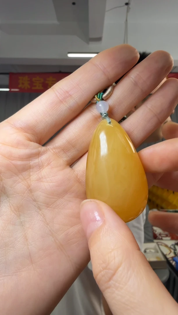 未镶嵌吊坠(不含链)蜜蜡-蜜蜡吊坠水滴13-14克