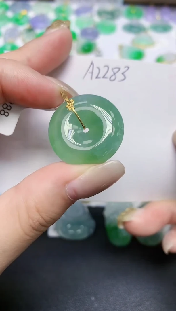 颈饰18K金镶嵌翡翠天然缅甸翡翠A货翡翠百元以上9元证书费自理