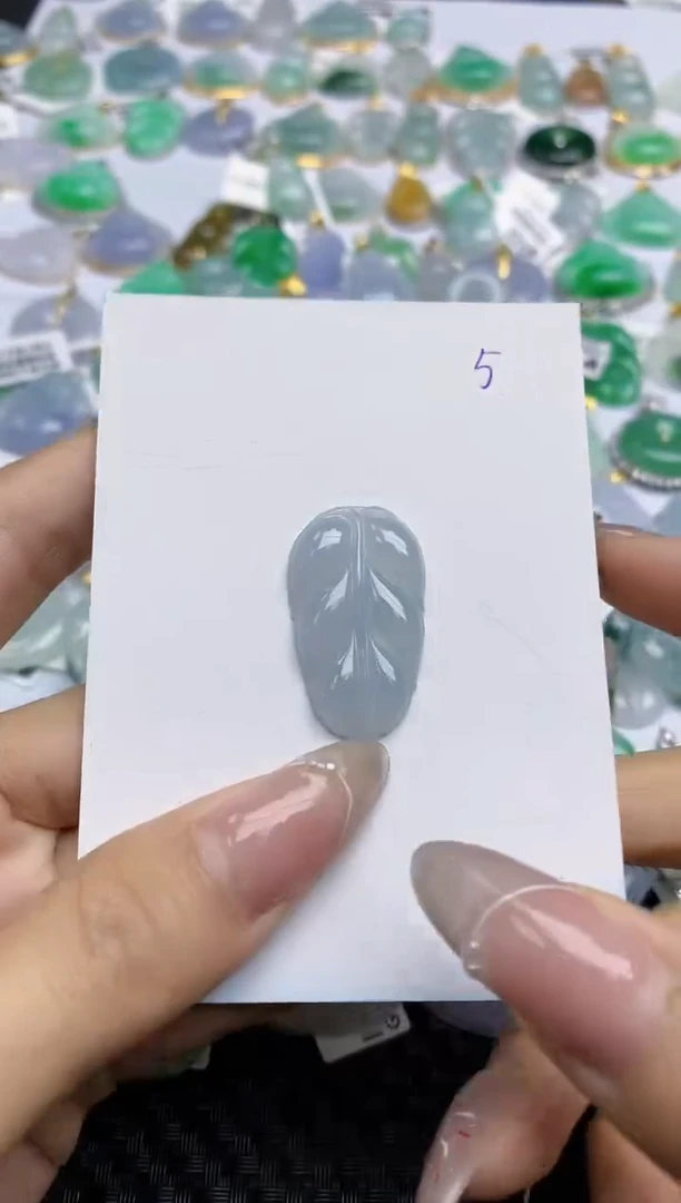 【闪购商品】翡翠颈饰未镶嵌 天然翡翠A货