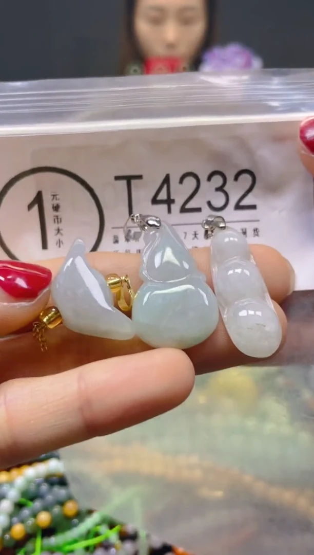 颈饰未镶嵌翡翠/T/翡翠A货，一件也是批发价