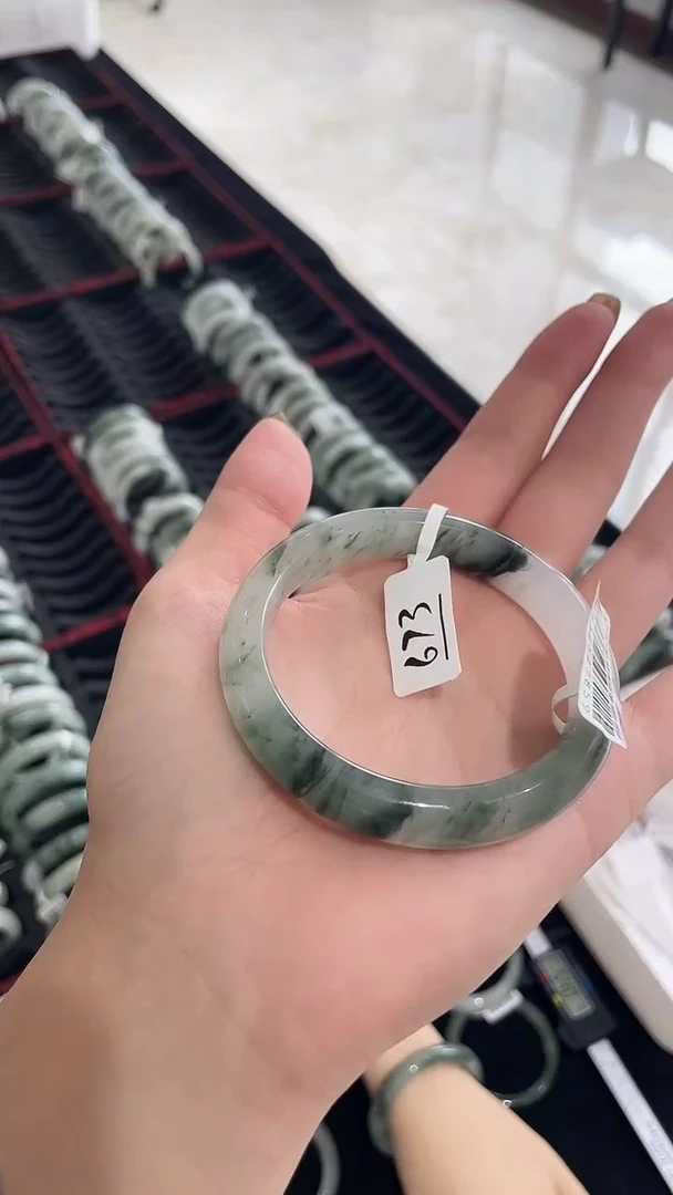 未镶嵌手镯石英质玉瑕673