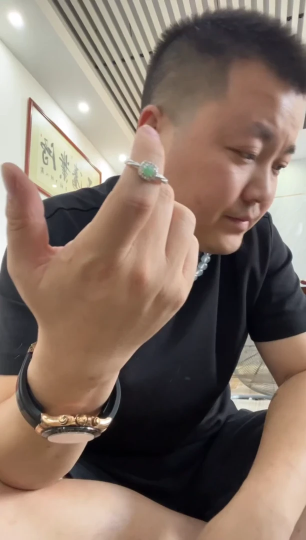 未镶嵌戒指翡翠戒指