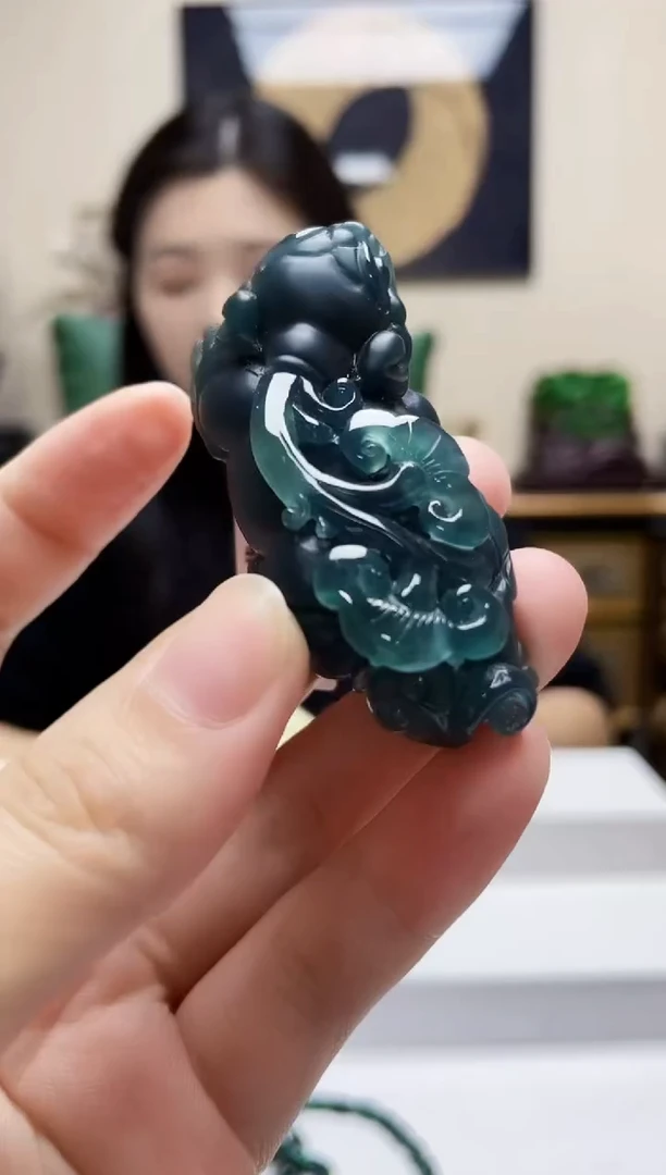 未镶嵌定制翡翠吊坠75