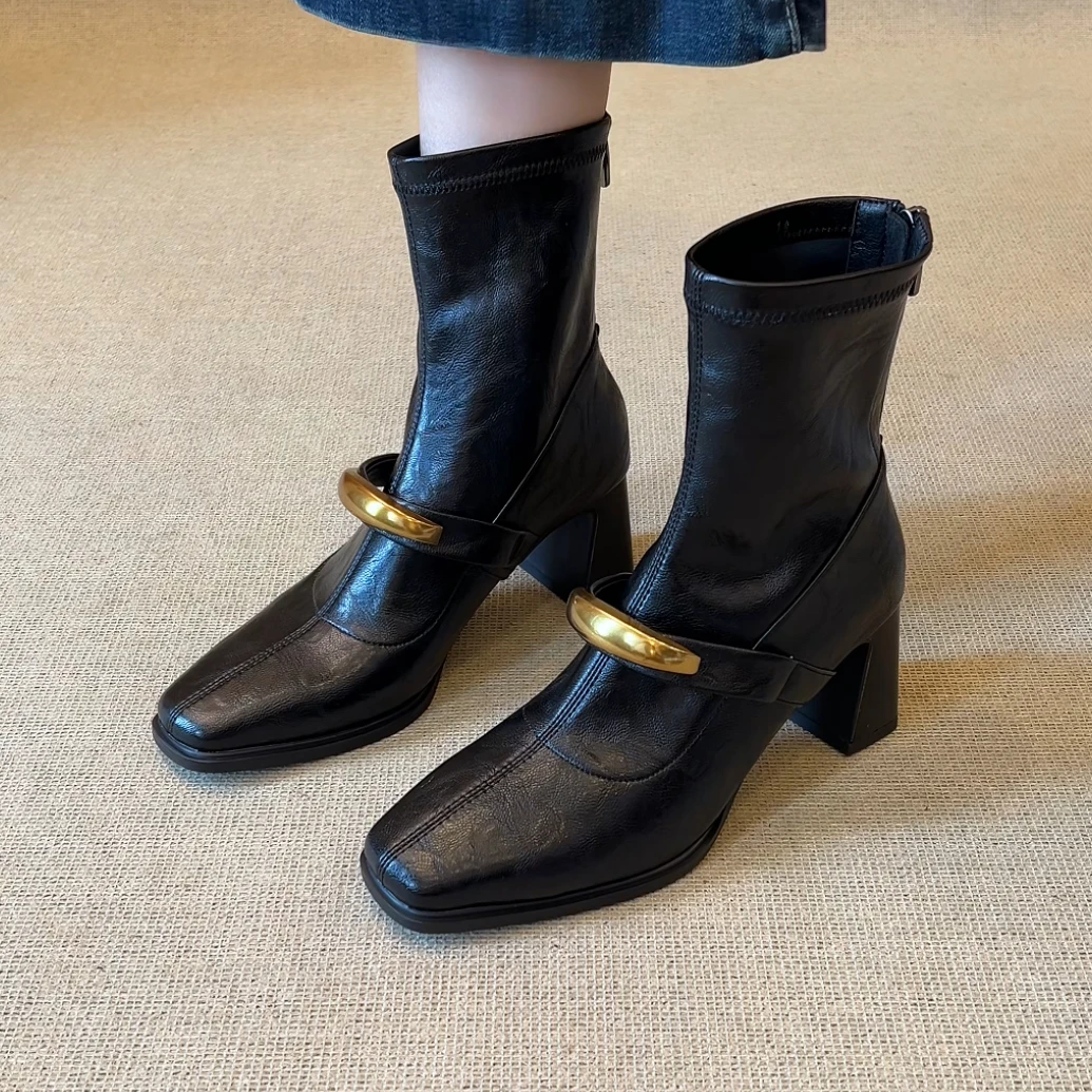 RubyL/7cm小个子设计感金属带后拉链方头粗跟短筒弹力瘦瘦靴女款