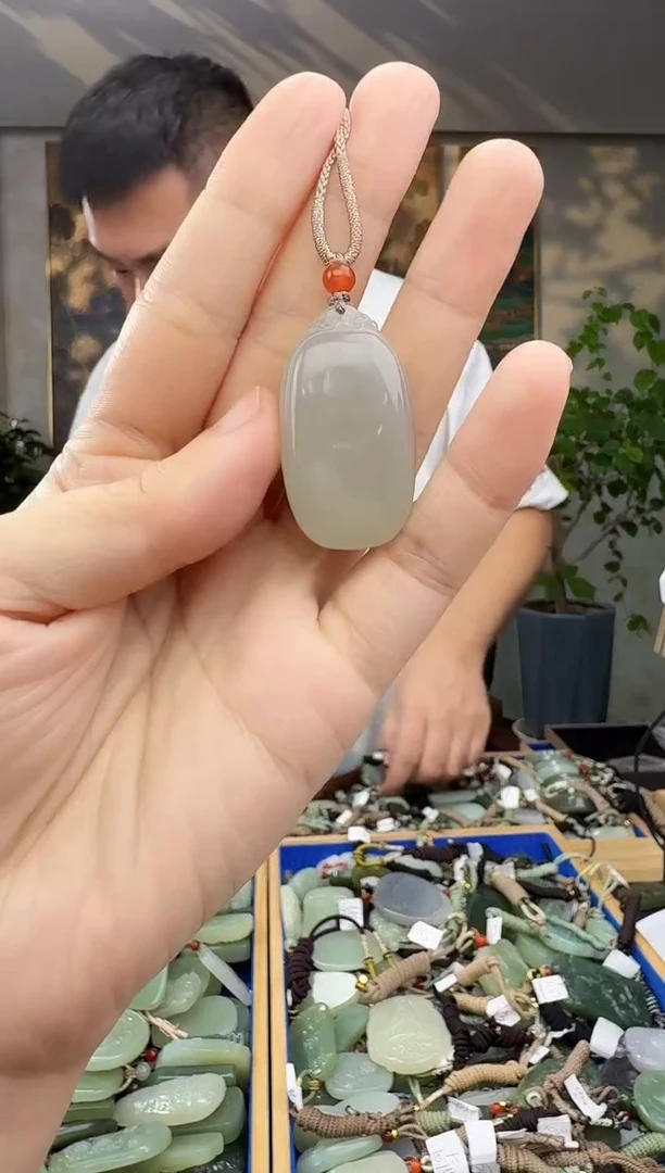未镶嵌和田玉挂件拍一发一