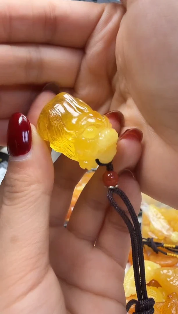 裸石琥珀未镶嵌如图