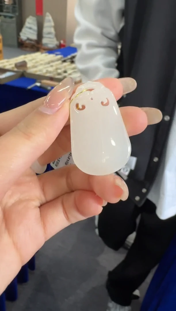 颈饰未镶嵌和田玉无事牌吊坠/配绳