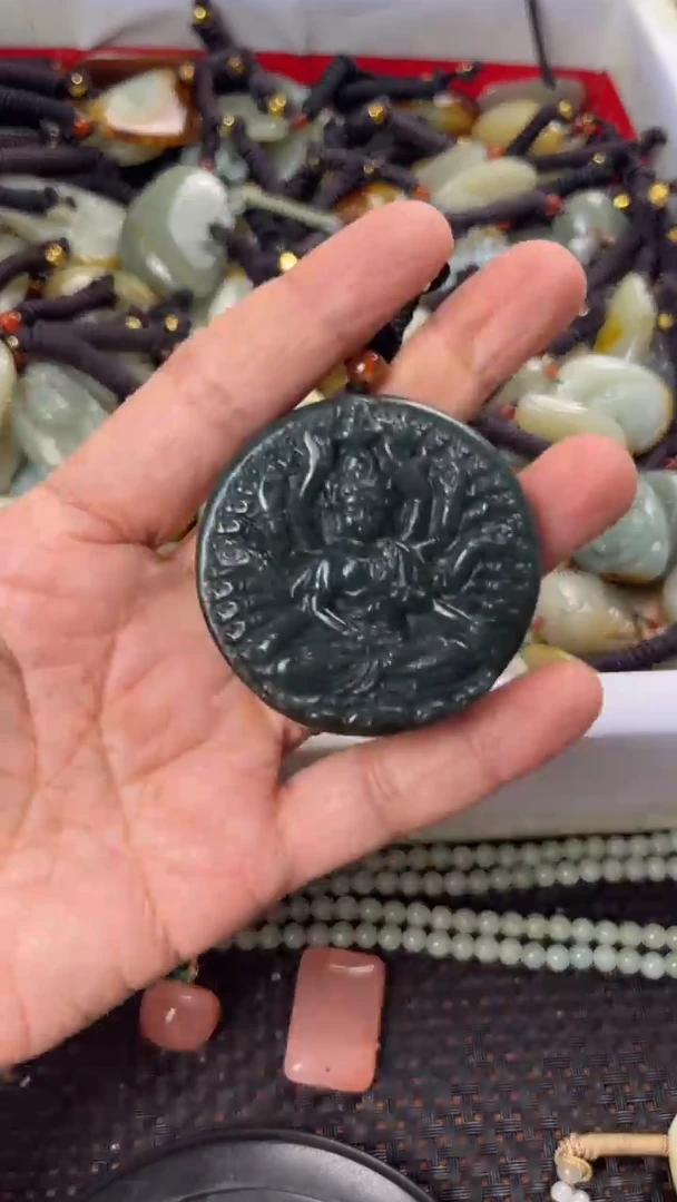 【闪购商品】和田玉颈饰未镶嵌多样性发货没有证书拍一发一有瑕