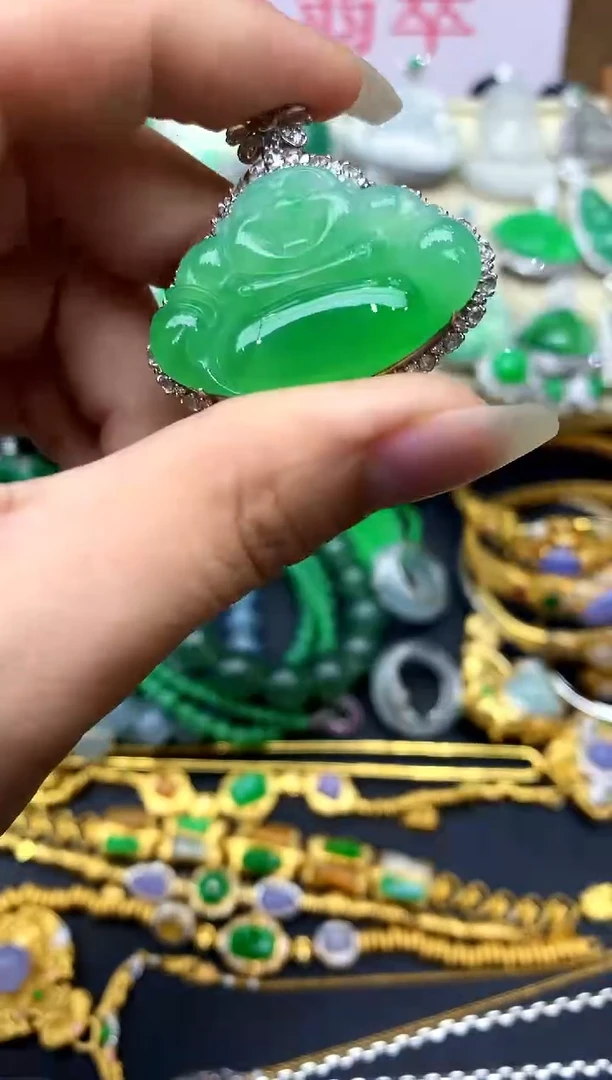 颈饰18K金镶嵌翡翠431 -中国好珍宝