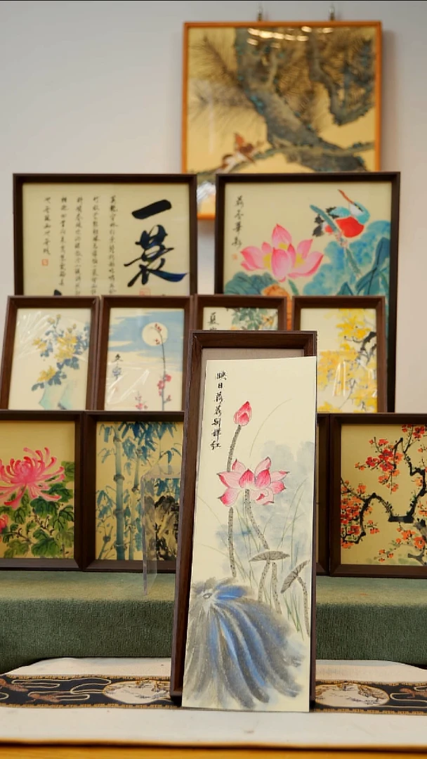 国画13*40不落名绘画带框发货   G102